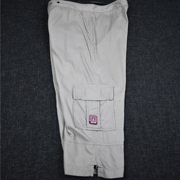Y2K vintage Volcom light khaki skater low rise cargo capri pants Junior's size 5 - Picture 6 of 9